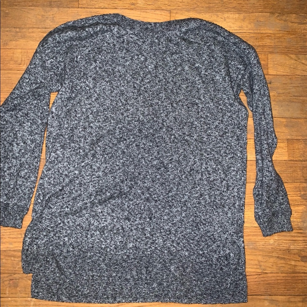 Long sleeve light sweater shirt